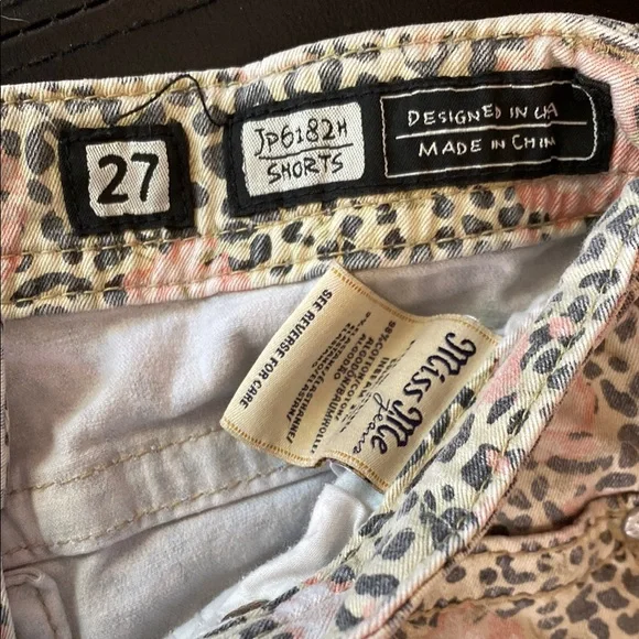 Miss Me Leopard Print Women's Shorts 27 - Picture 2 of 6